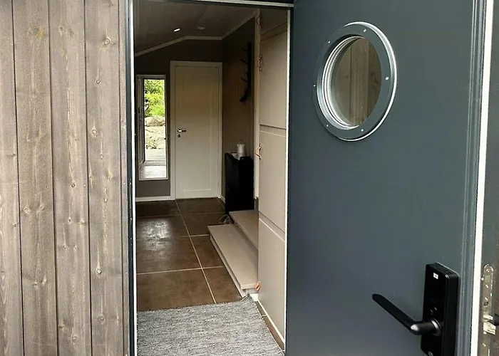 度假居 With Views And A Large Terrace In *