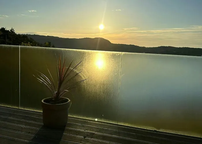 With Views And A Large Terrace In 度假居 Søgne