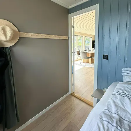 With Views And A Large Terrace In Feriehus Søgne